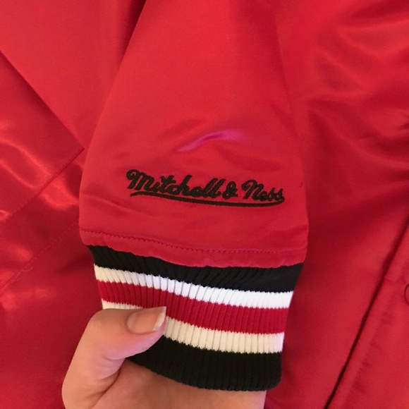 🔥 GORGEOUS🔥 CHICAGO BULLS JACKET - Picture 3 of 6